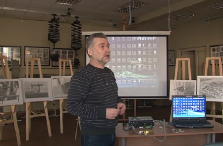Красноярский профессор проводит в Хакасии мастер-классы по рисунку